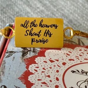 Plunder “All the Heavens Shout His Praise” bracelet